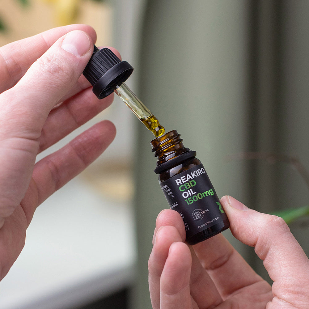 Reakiro CBD Oil 1500mg full spectrum in use